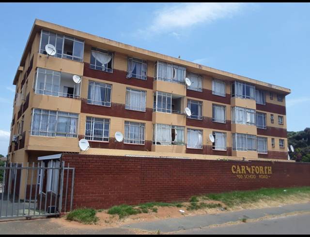 1.5 BEDROOM FLAT FOR SALE IN BLUFF